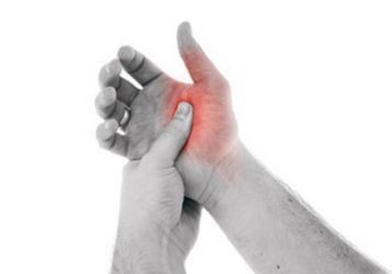 Болит большой палец на руке в суставе: список причин и методов лечения