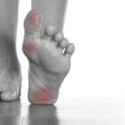 Болит сустав большого пальца на ноге: чем лечить и как, причины появления боли