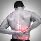 Почему болит спина справа: причины нарушений