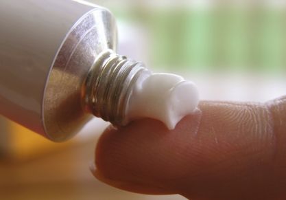 Самая лучшая мазь для суставов колена: какую выбрать от боли в коленных суставах