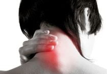 Почему возникает хруст в шее при поворотах головы: полное описание патологии, лечение