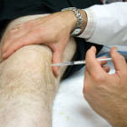 Внутрисуставные инъекции в коленный сустав: лучшие препараты