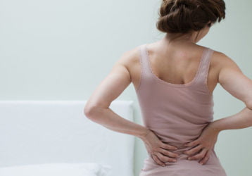 Острая боль в пояснице: причины, первая помощь, диагностика, лечение